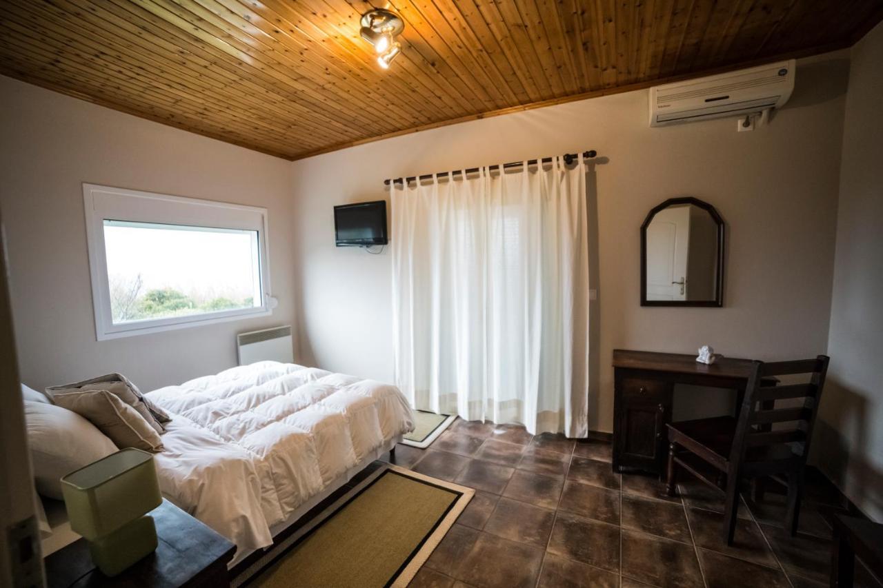 Caposaldo Apartments Akrata Bagian luar foto