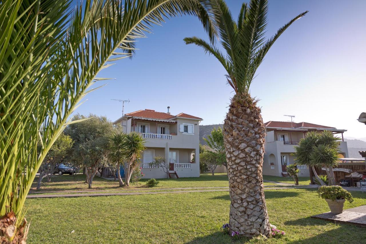 Caposaldo Apartments Akrata Bagian luar foto